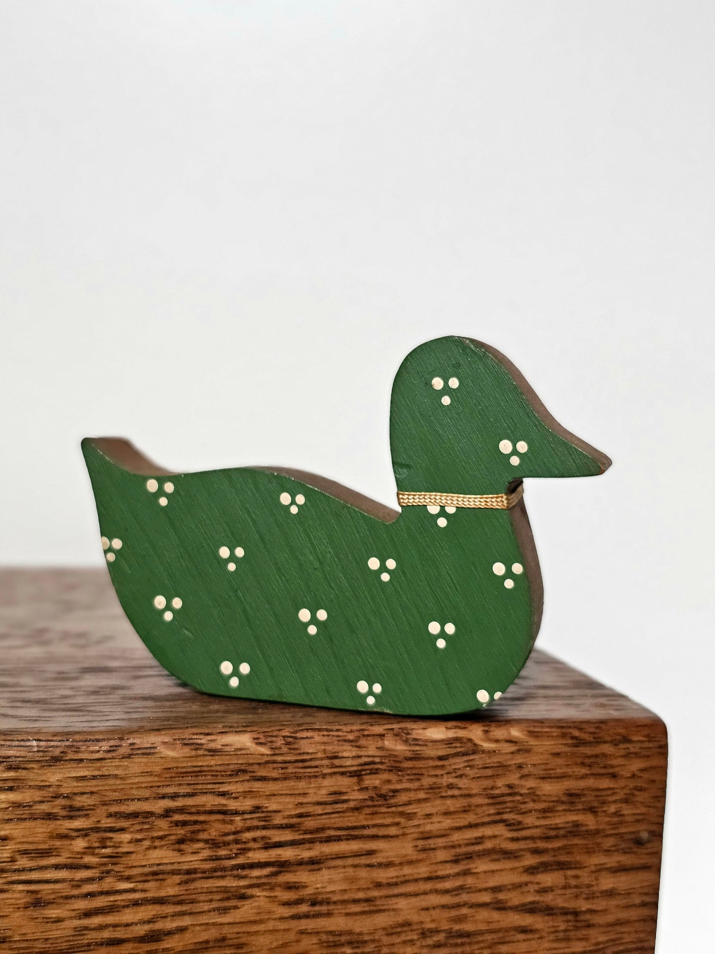 Green Polka-Dot Duck Shelf Sitter