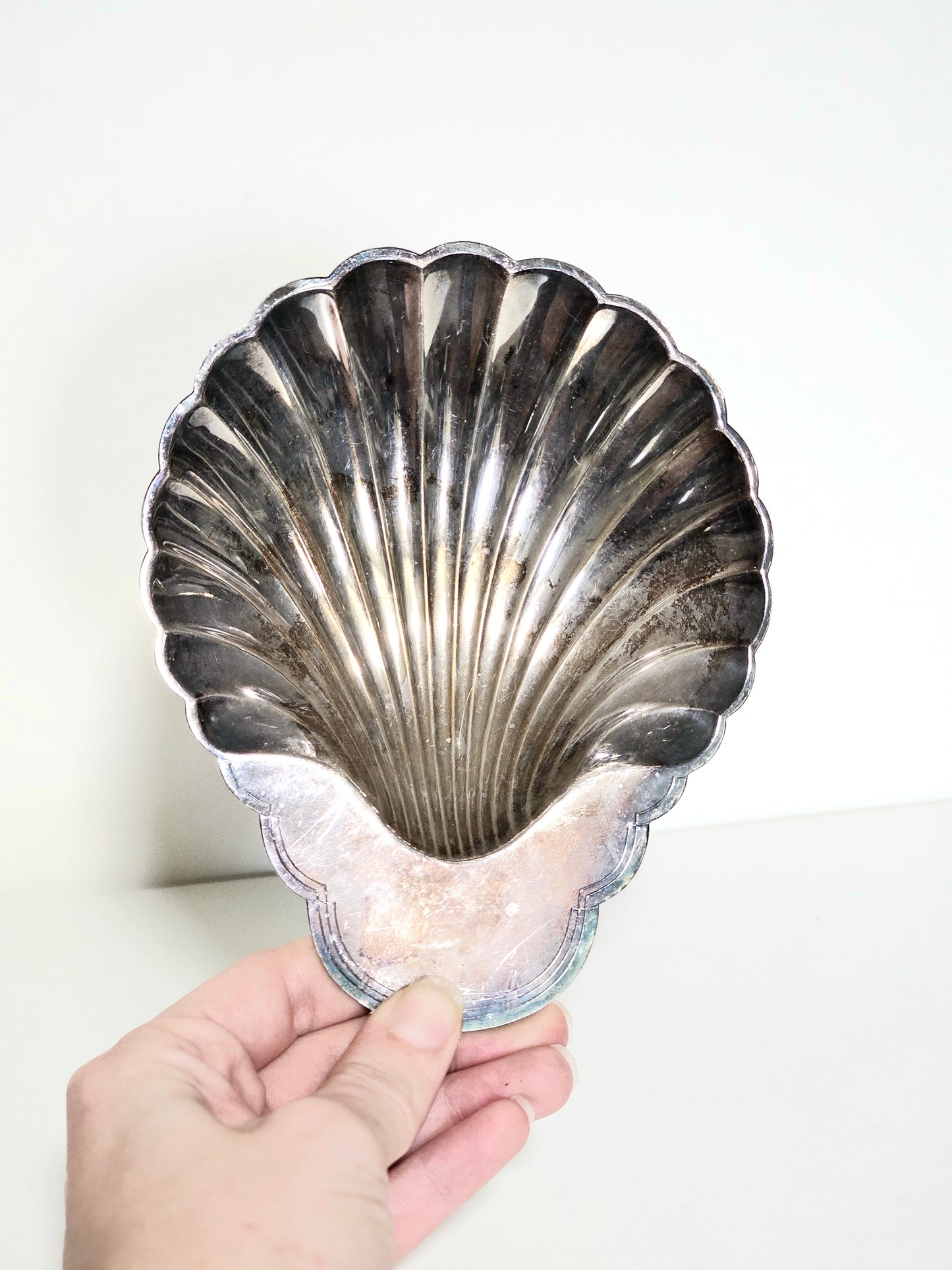 International Silver Co Silverplated Shell Dish