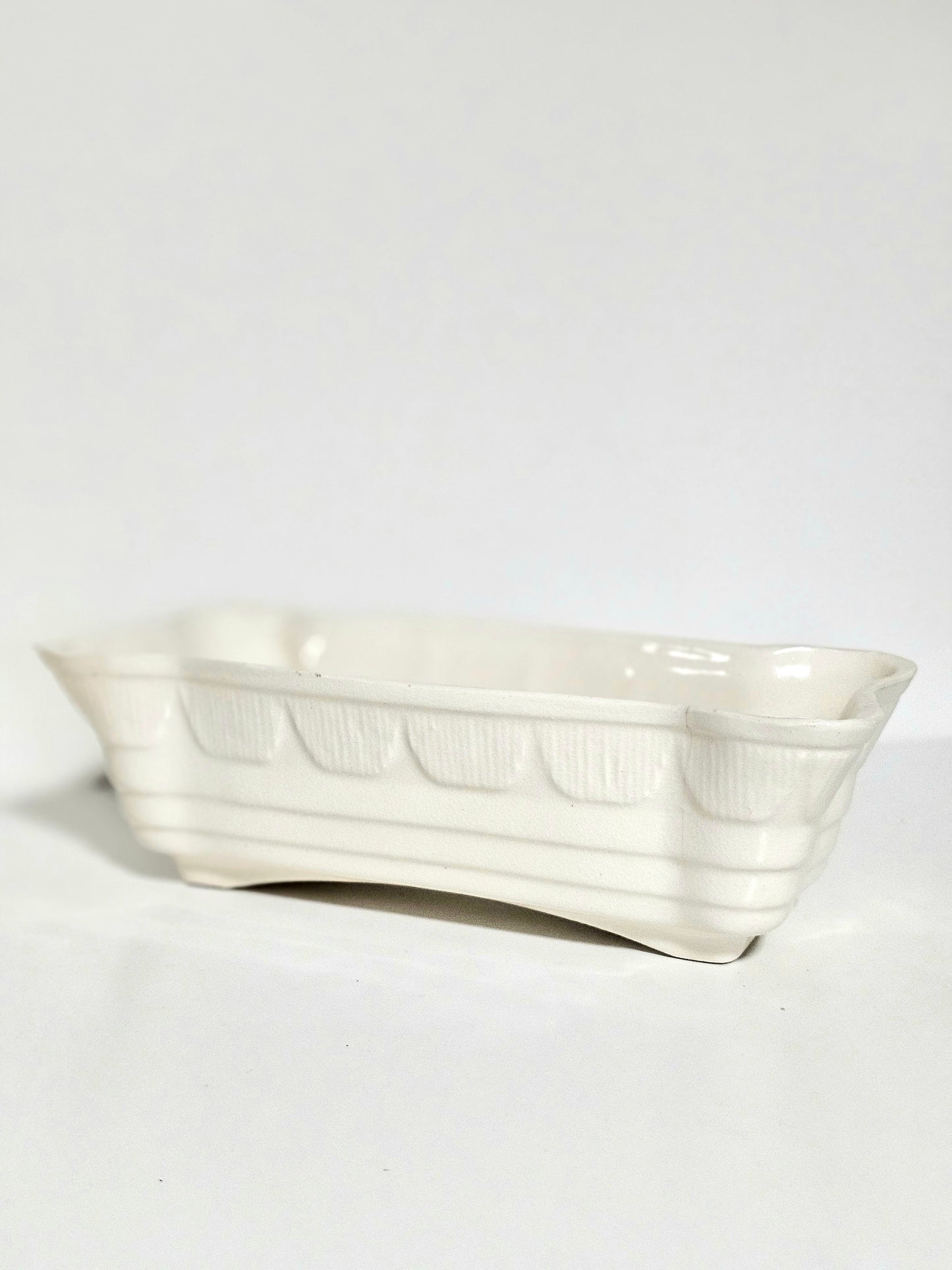 RRPCo Roseville Vintage Pottery Planter