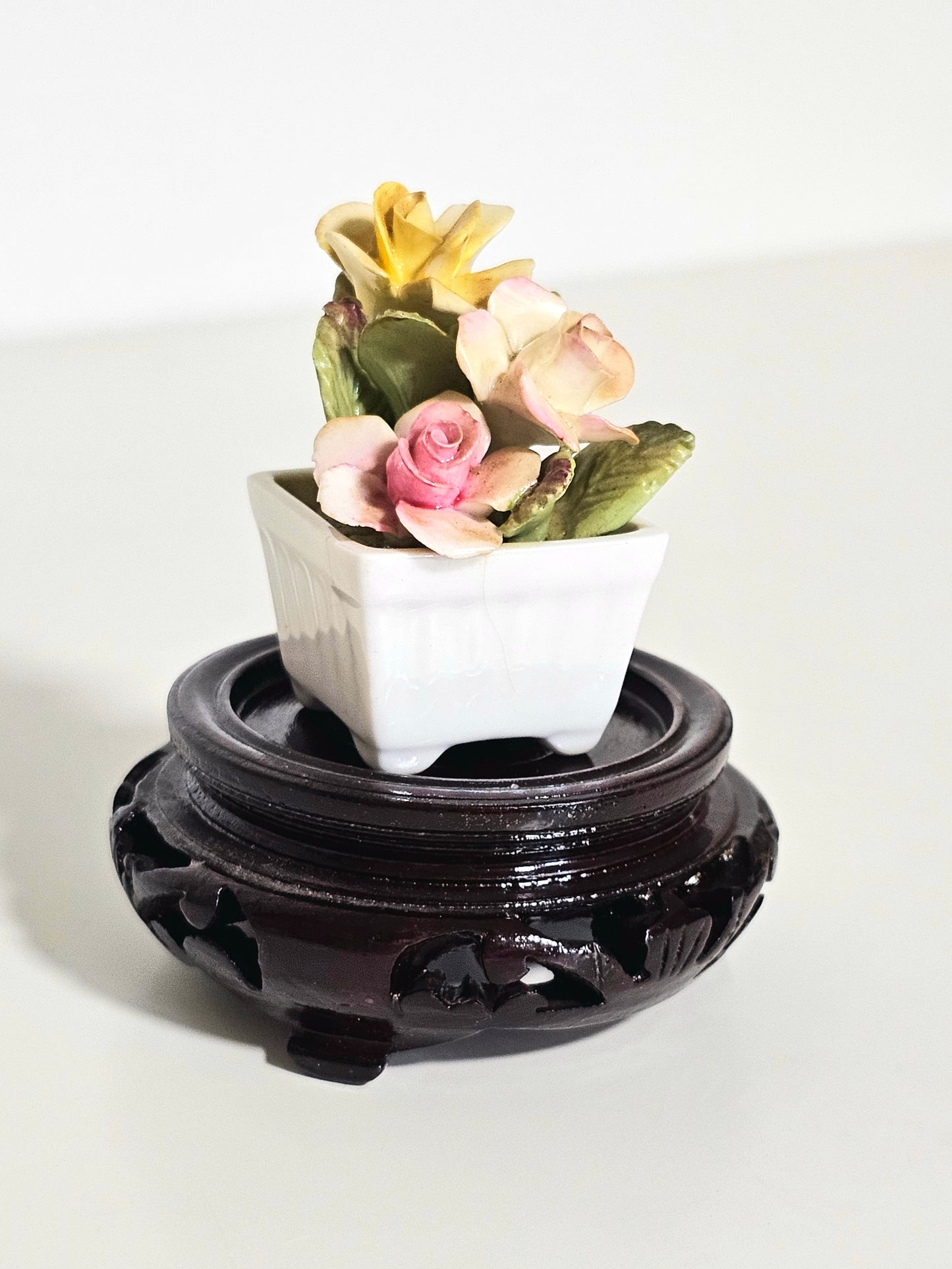 2.5" Carved Bud Vase Stand