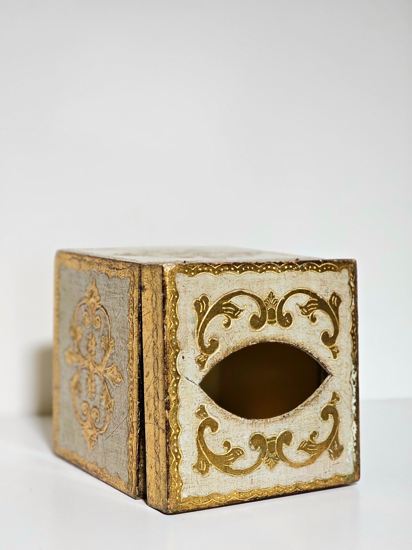 Italian Florentine Gilt Tissue Box