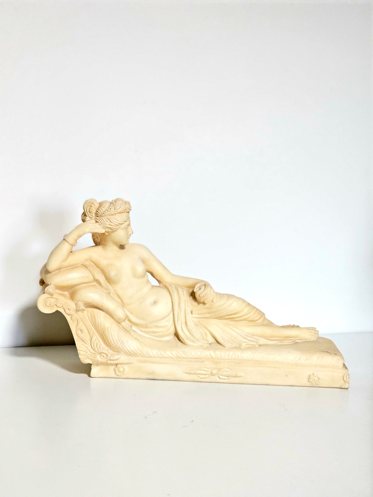 Pauline Bonaparte as Venus Statuette