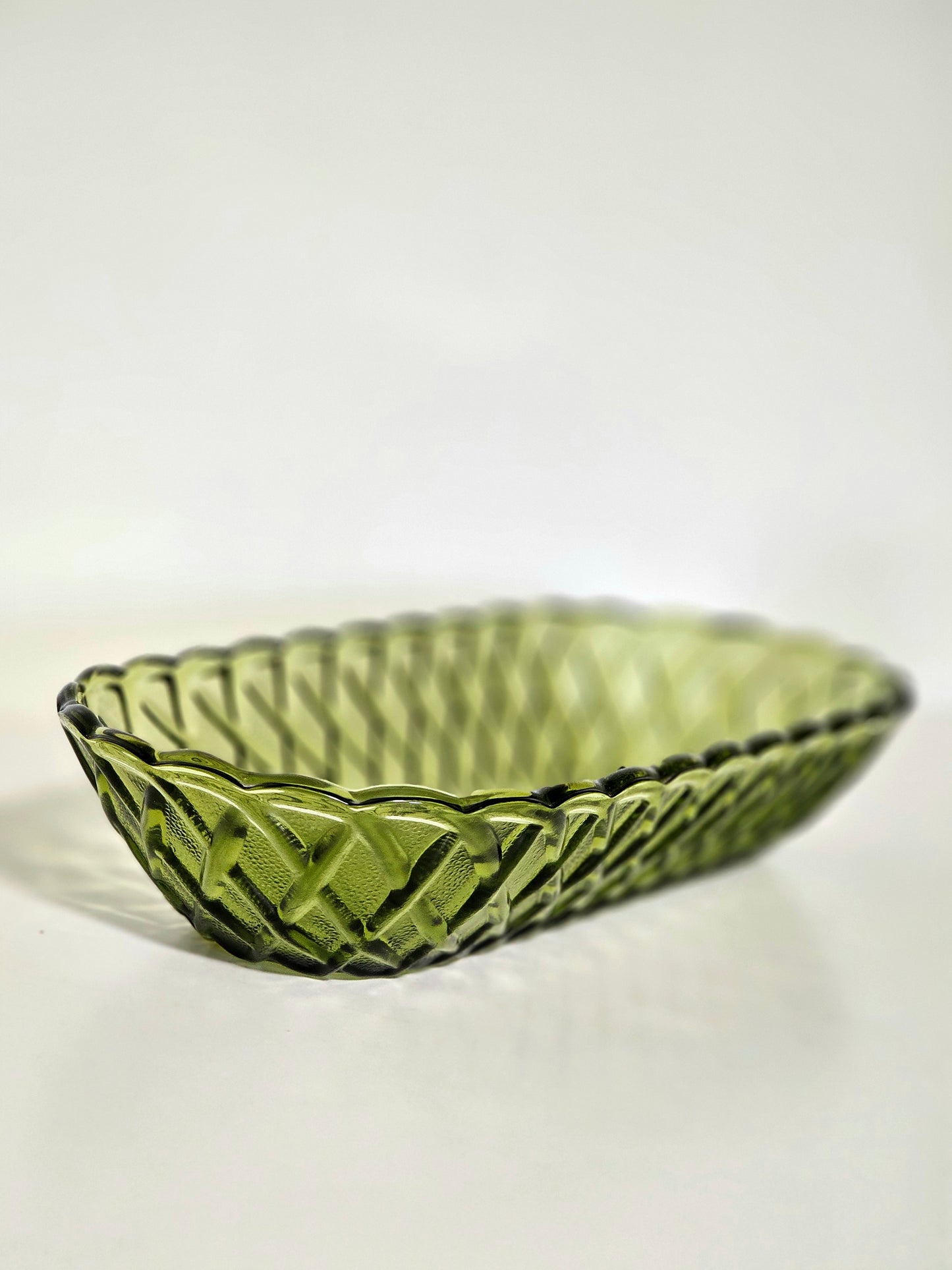 Indiana Glass Avacado Pretzel Lattice Dish