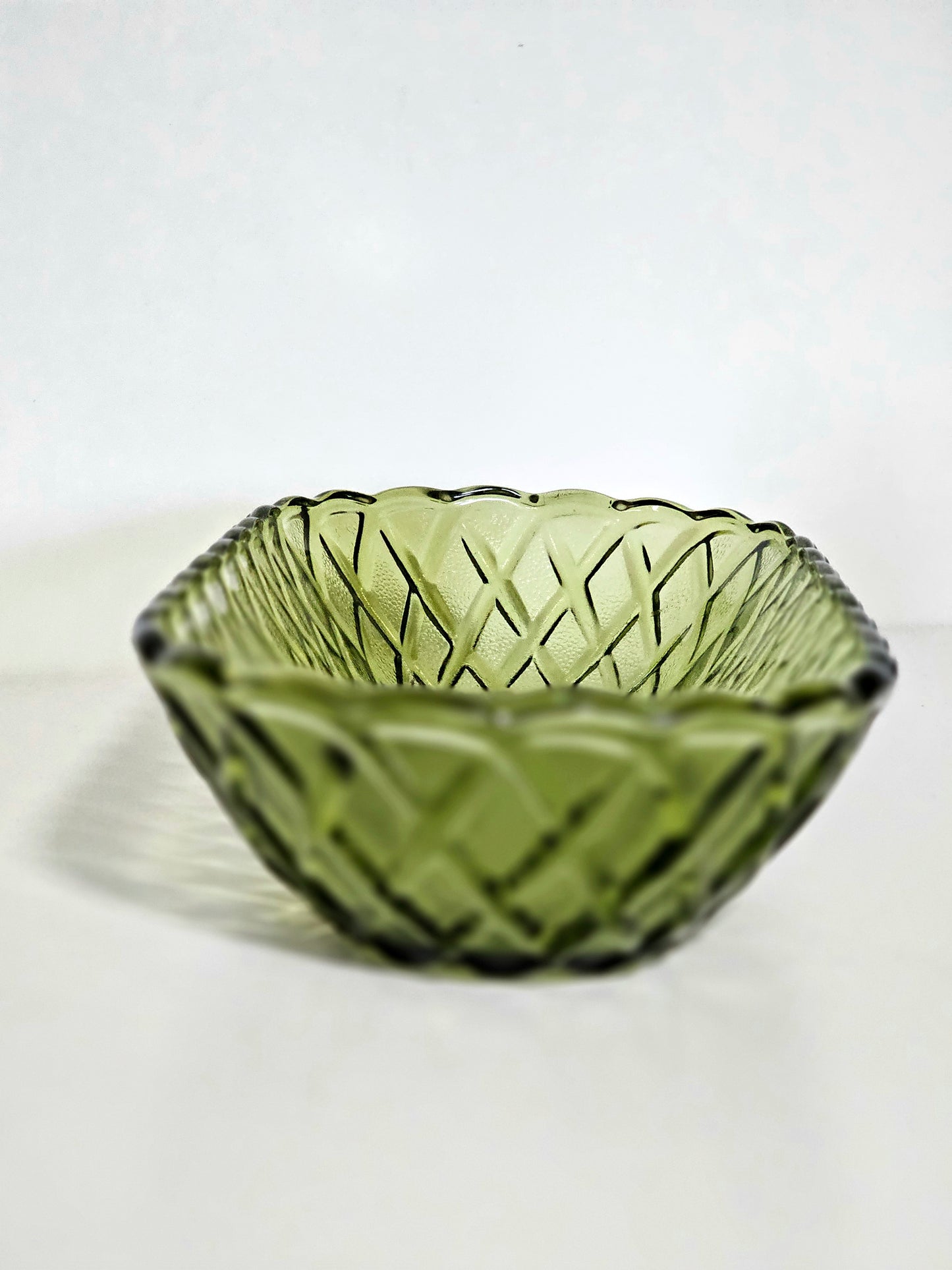 Indiana Glass Avacado Pretzel Lattice Dish