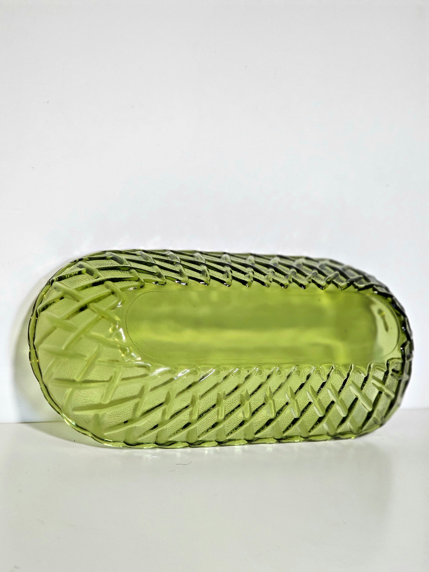 Indiana Glass Avacado Pretzel Lattice Dish