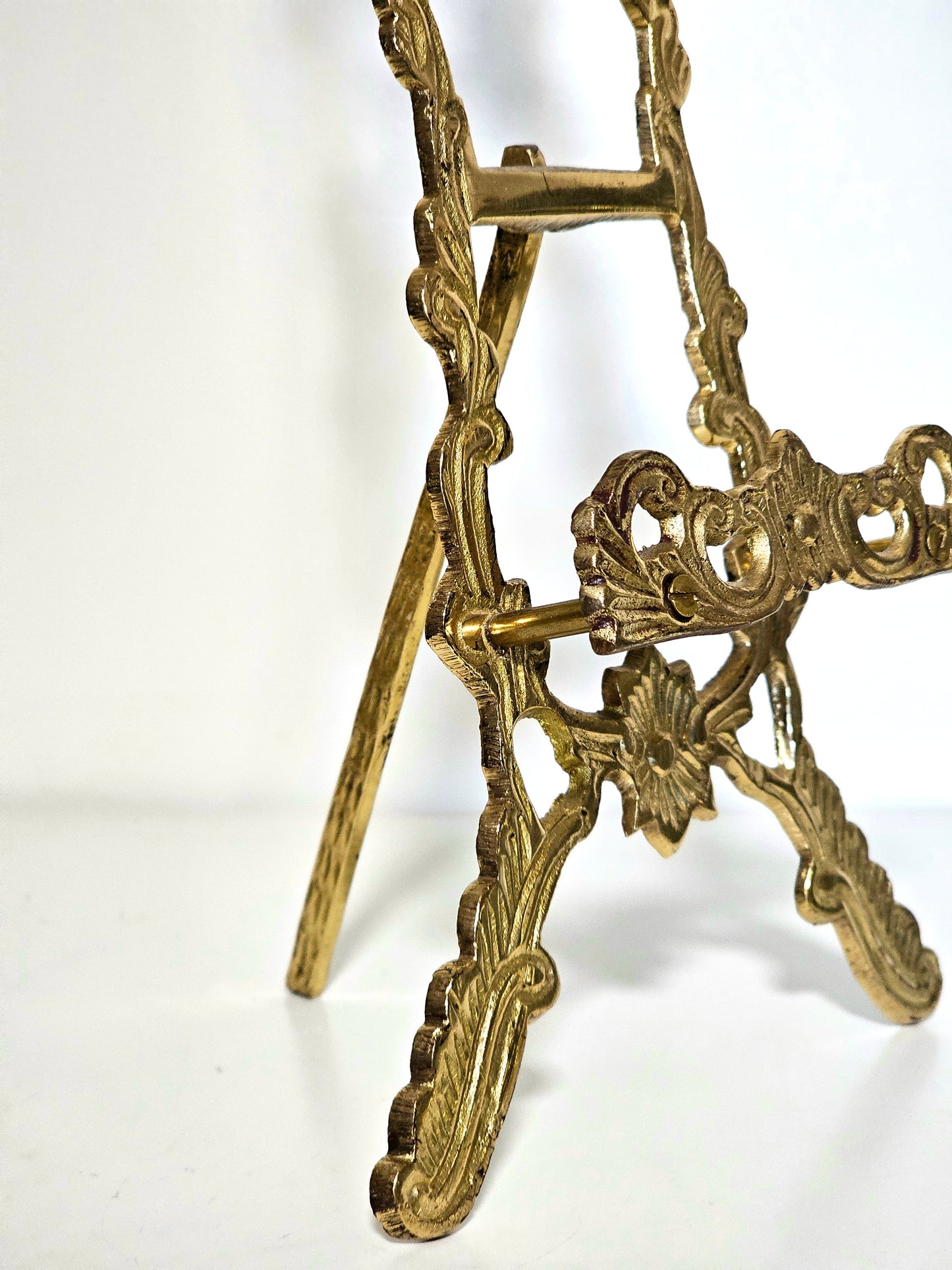 Ornate 12" Brass Easel