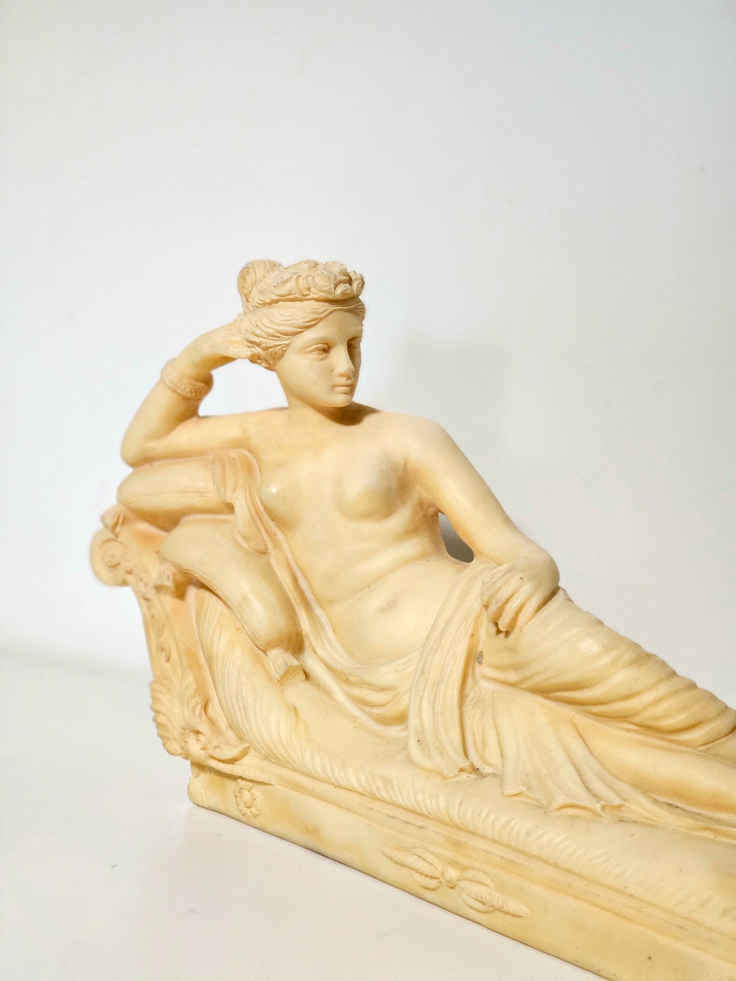 Pauline Bonaparte as Venus Statuette