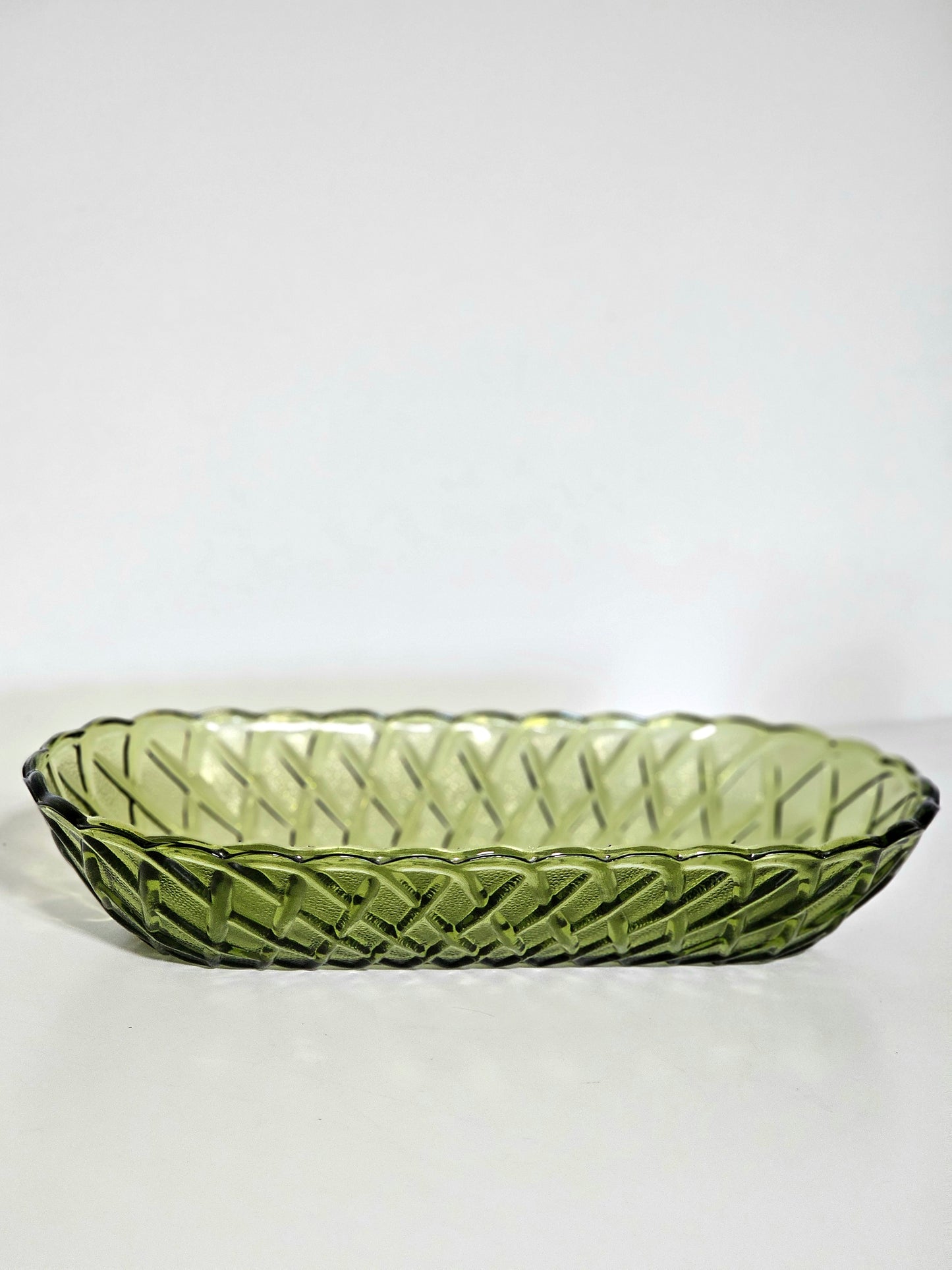 Indiana Glass Avacado Pretzel Lattice Dish