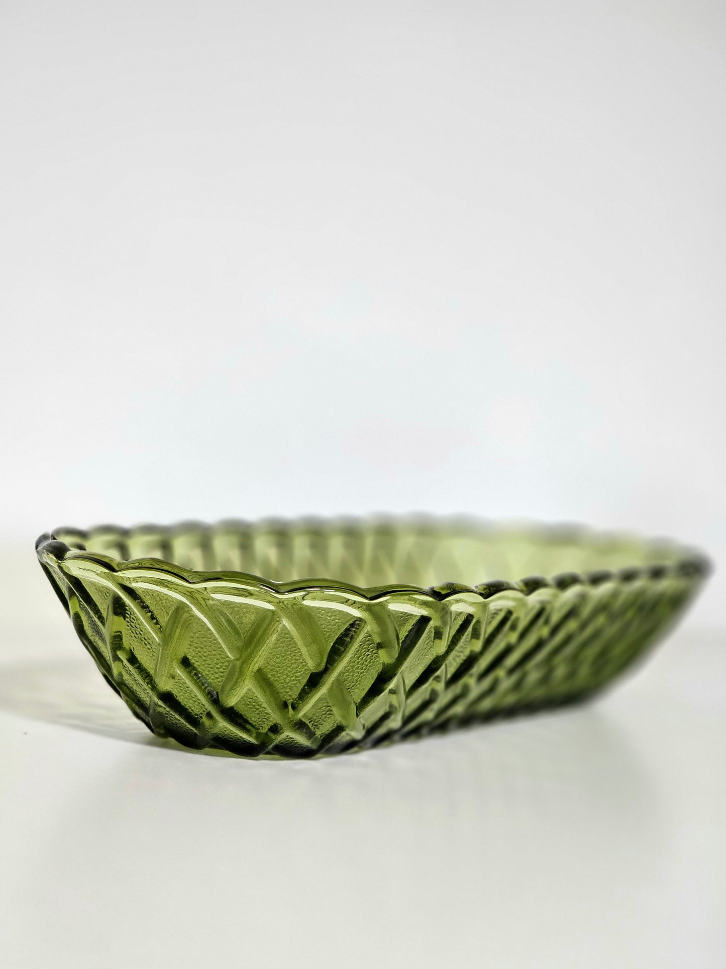 Indiana Glass Avacado Pretzel Lattice Dish