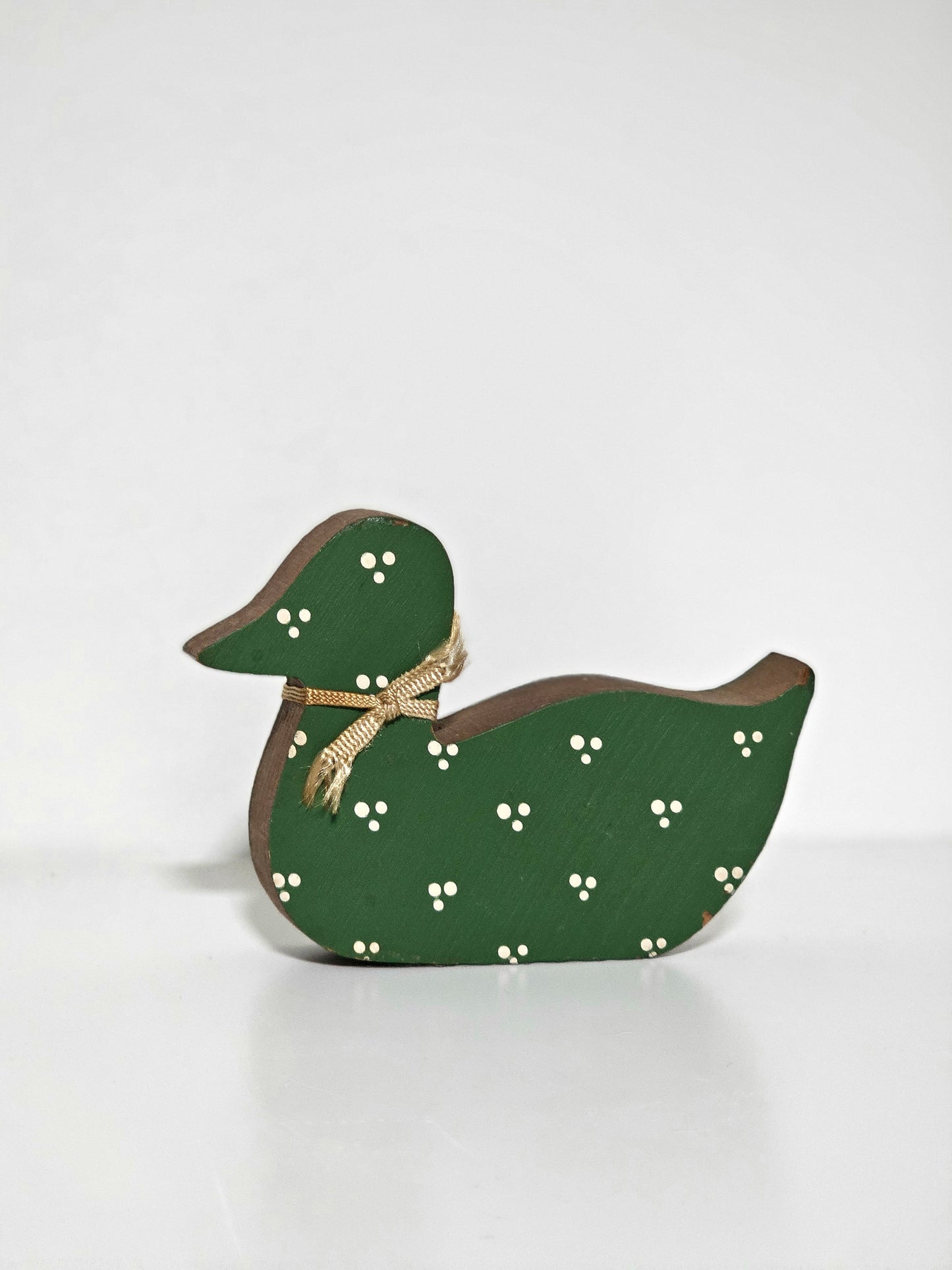 Green Polka-Dot Duck Shelf Sitter