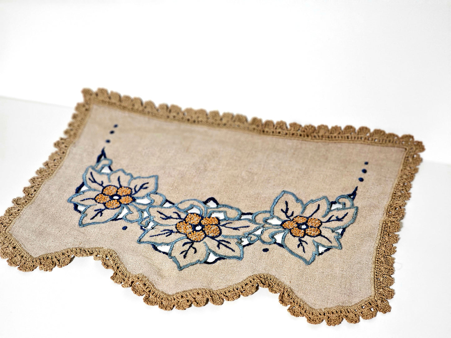 Vintage Embroidered Doily Style Placemat