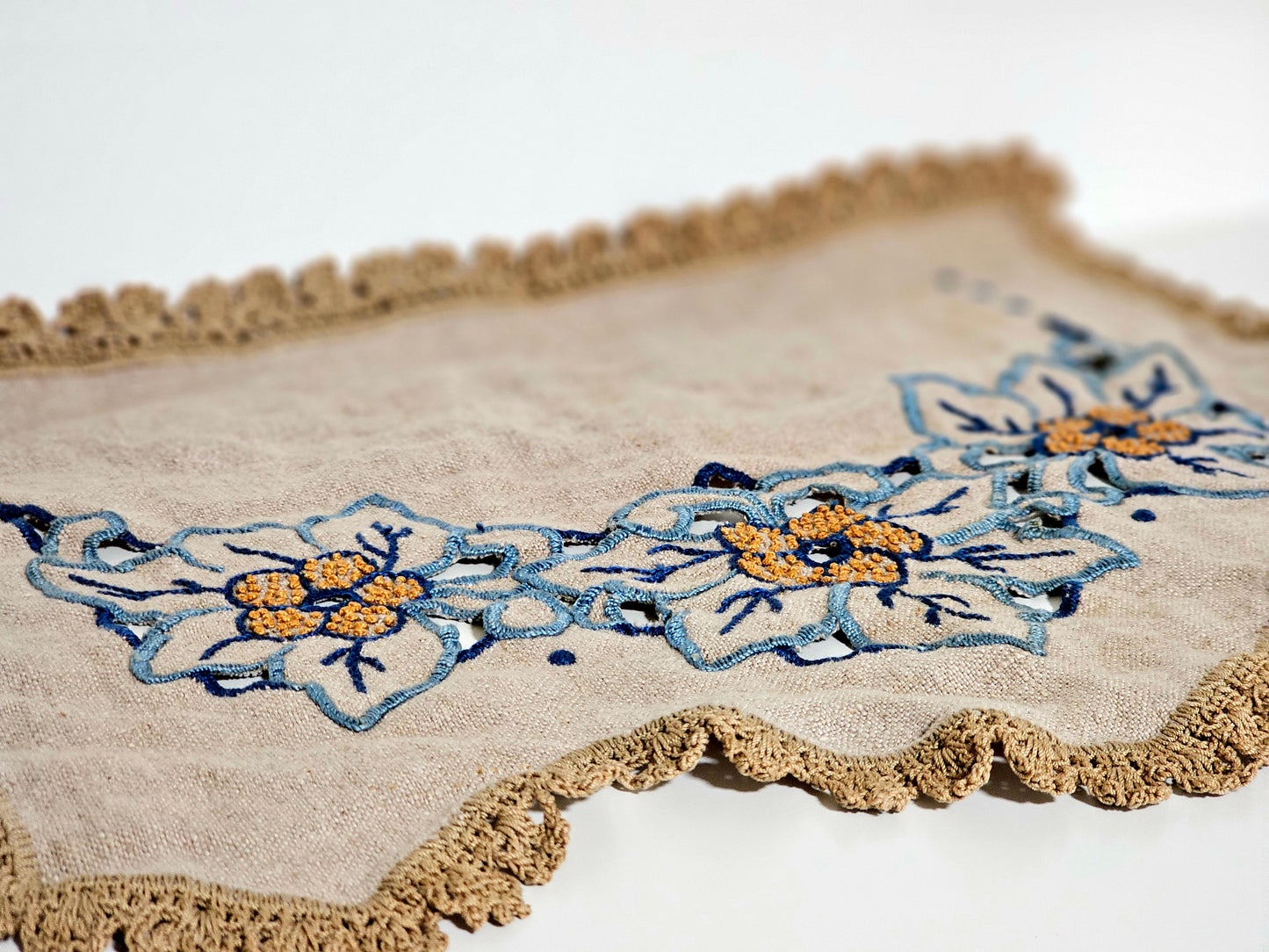 Vintage Embroidered Doily Style Placemat